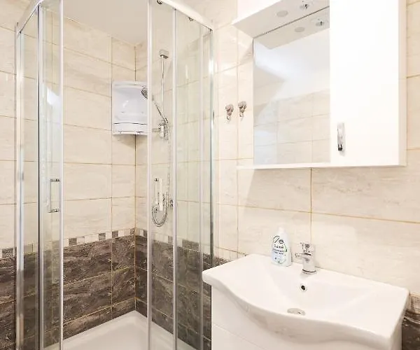 Two Bedroom Near The Sea