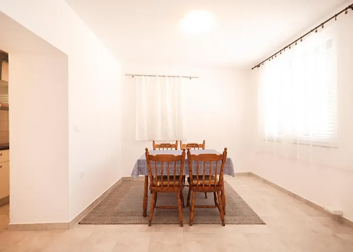 Daire Two Bedroom Near The Sea