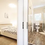 Appartement Two Bedroom Near The Sea