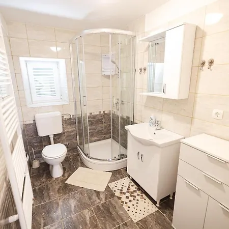 Apartmán Two Bedroom Near The Sea Sukošan