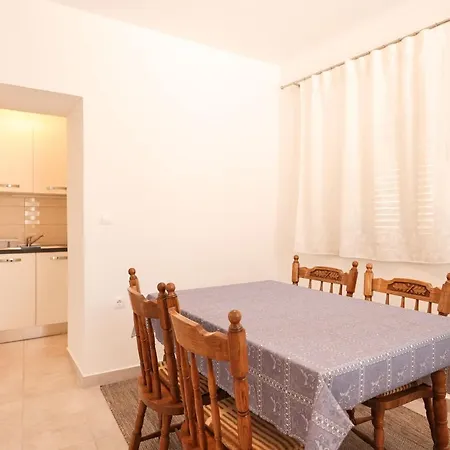 Two Bedroom Near The Sea Apartment Sukosan