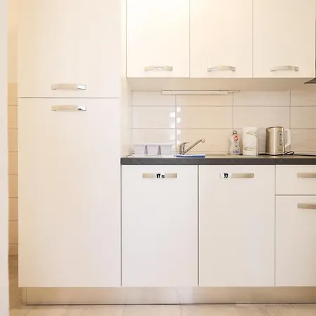 Two Bedroom Near The Sea Sukosan