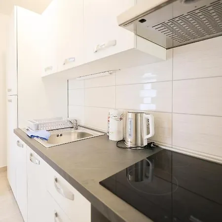 Two Bedroom Near The Sea * Sukošan