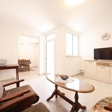 Two Bedroom Near The Sea Apartment