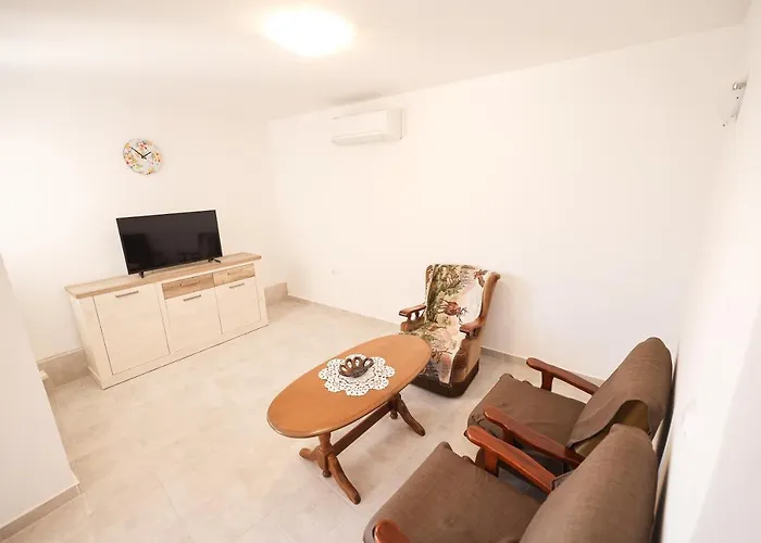 Two Bedroom Near The Sea