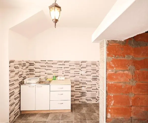 Appartement Two Bedroom Near The Sea