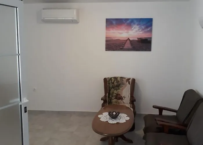 Two Bedroom Near The Sea Appartement *